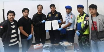 Prajurit Lanud RSN dan Avsec Gagalkan Pengiriman 954 Gram Ganja di Bandara SSK II