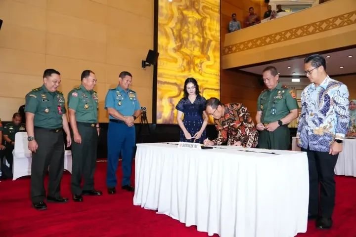Irjen TNI Pimpin Penandatanganan Kontrak Pengadaan Barang/Jasa UO Mabes TNI TA 2026