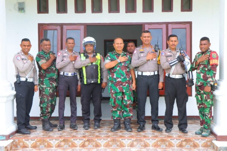 Perkuat Sinergitas TNI-Polri, Satlantas Polres Waropen Laksanakan Silaturahmi ke Koramil 1709-03/Waropen Bawah