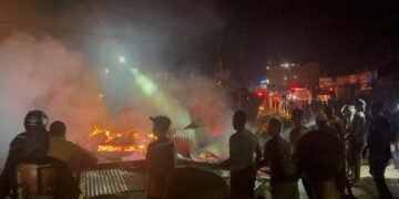 Polri Bergerak Cepat, Water Canon Dikerahkan Padamkan Kebakaran di Jalan Seringgu Merauke