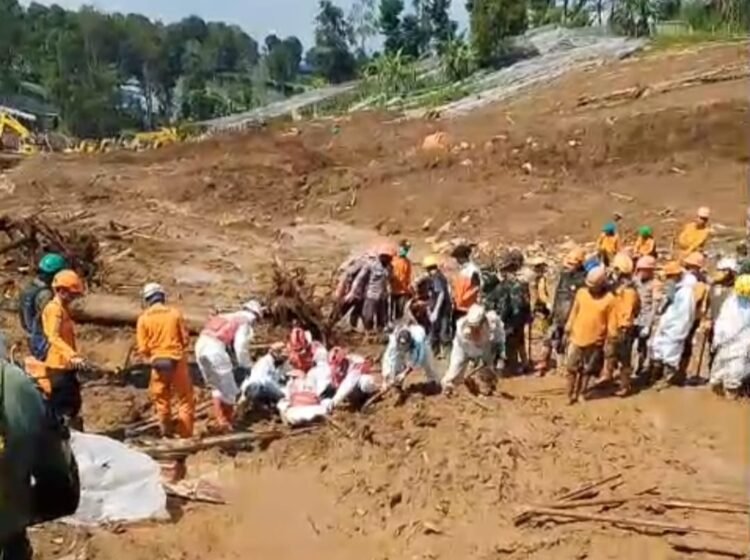Ribuan Personel Gabungan diterjunkan Mencari Korban Longsor Gunung Burangrang