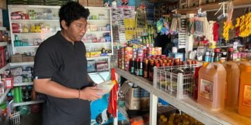 Satreskrim Polres Mamberamo Tengah Cek Harga Bahan Pokok di Pasar Sentral Kobakma