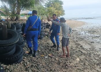 Tanggap Bencana Pesisir, Satpolairud Polres Sarmi Pastikan Keselamatan Warga Armo
