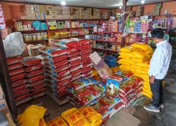 Polres Waropen Pantau Harga Beras di Retail Modern dan Pasar Tradisional