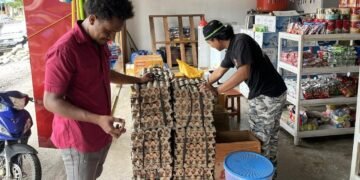 Sat Reskrim Polres Yalimo Cek Harga Bahan Pokok di Pasar Elelim, Harga Masih di Atas HET