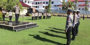 Apresiasi Kinerja Humanis, Kapolres Merauke Anugerahkan Penghargaan Kepada Personel Sat Lantas Berprestasi