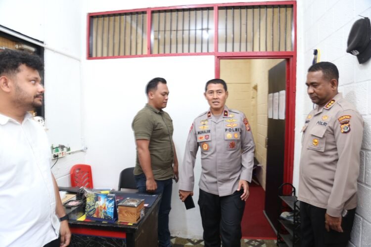 Wakapolda Papua Perkuat Pengawasan Internal, Pastikan Fasilitas dan Pelayanan Polresta Jayapura Kota Optimal