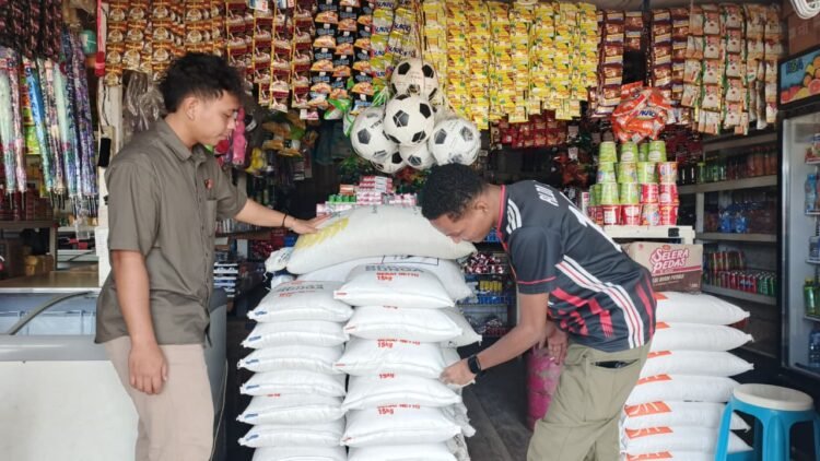Polres Jayawijaya Lakukan Pengecekan Harga Beras di Retail Modern dan Pasar Tradisional Wamena