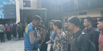 Kapolda Papua Terima Aspirasi Ondofolo Yobeh, Siap Bantu Perbaikan Jembatan dan Dukung Festival Kampung