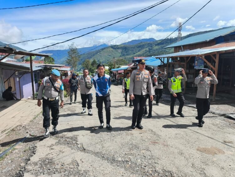 Polres Tolikara Tingkatkan Patroli Rutin, Ciptakan Rasa Aman di Tengah Masyarakat