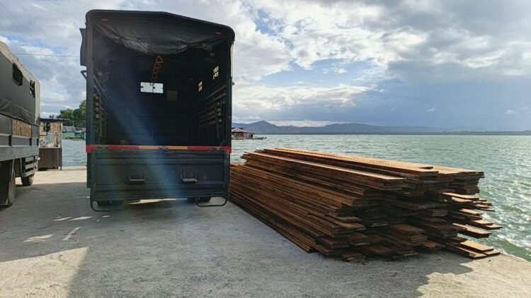Sinergi Polisi dan Masyarakat, Kapolda Papua Dapat Apresiasi dari Pemerintah Distrik Sentani atas Dukungan Festival Budaya