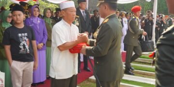 Tangis Haru Iringi Pemakaman Mayor Zulmi, Prajurit Berprestasi TNI