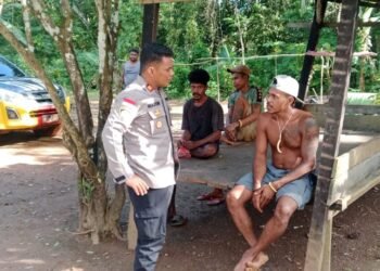 Polsek Elikobel Tertibkan Produksi Miras Lokal, Puluhan Liter Sagero Dimusnahkan di Kampung Tof-Tof