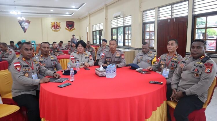 Perkuat Kompetensi Komunikasi Publik, Pelatihan Kehumasan Polri Satbrimob Polda Papua Resmi Ditutup