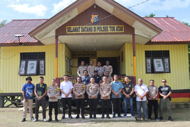 Kapolres Sarmi Kunjungi Polsek Tor Atas, Serap Aspirasi Tokoh Adat dan Kepala Kampung