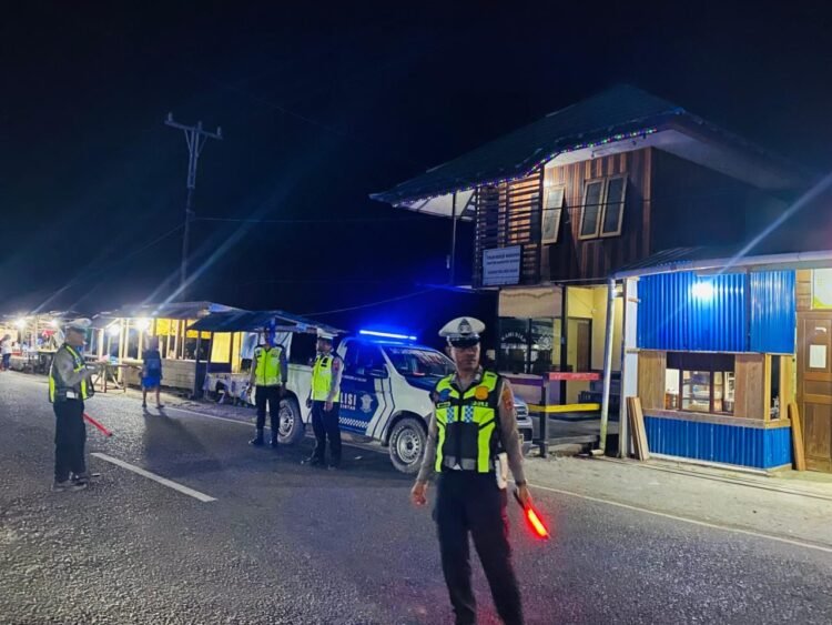 Patroli Blue Light Malam Minggu, Satlantas Polres Waropen Perkuat Keamanan dan Ketertiban Lalu Lintas
