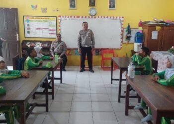 Satlantas Polres Jayapura Tanamkan Disiplin Berlalu Lintas Sejak Dini Lewat Program Polsanak di Sentani