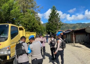 Polres Tolikara Gelar Patroli Humanis Saat Hardiknas, Wujudkan Karubaga Aman Dan Kondusif 