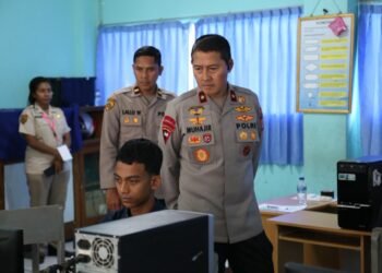 Wakapolda Papua Tinjau Langsung Proses CAT Akademik Penerimaan Bintara Polri