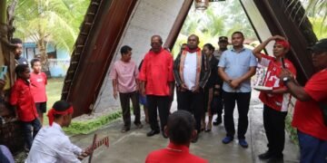 Wakili Kapolres Sarmi, Kabag Log Hadiri Perayaan HUT Pattimura ke-209 di Tafarewar Beach