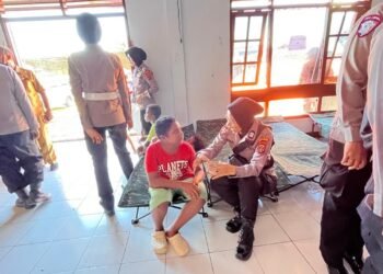 Hadir di Tengah Duka, Polres Biak Numfor Berikan Trauma Healing bagi Warga Terdampak Ledakan Kompleks Ikan Biak