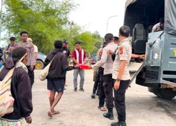 Polres Boven Digoel Berikan Pelayanan dan Pendampingan kepada Warga Pengungsi Distrik Manggelum