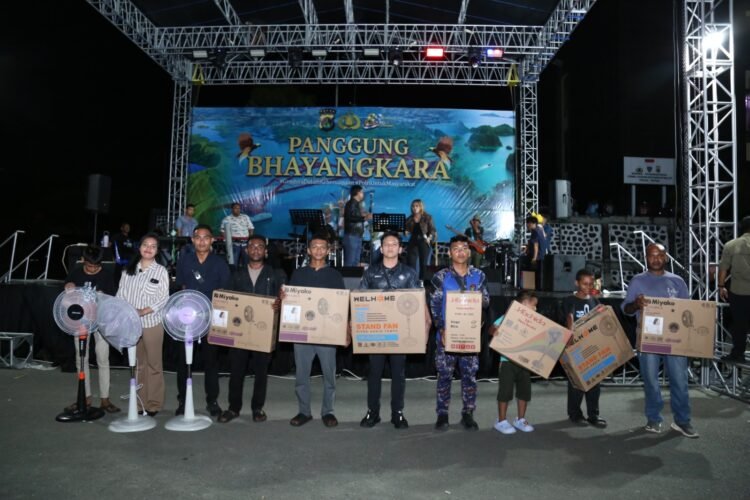 Panggung Prajurit Bhayangkara Meriahkan Hari Bhayangkara Ke-80, Perkuat Kebersamaan Keluarga Besar Polda Papua