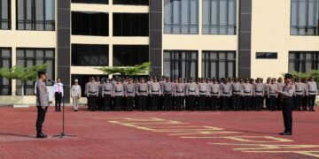 Wakapolda Papua Pimpin Apel Pagi dan Tekankan Disiplin, Kesehatan, serta Dukungan terhadap Kebijakan Institusi