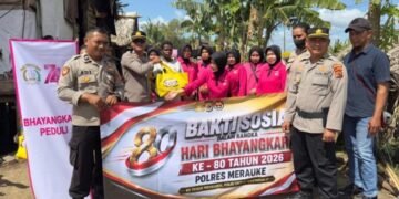 Sambut Hari Bhayangkara ke-80, Polsek Tanah Miring Berbagi Kasih kepada Warga dan Purnawirawan Polri
