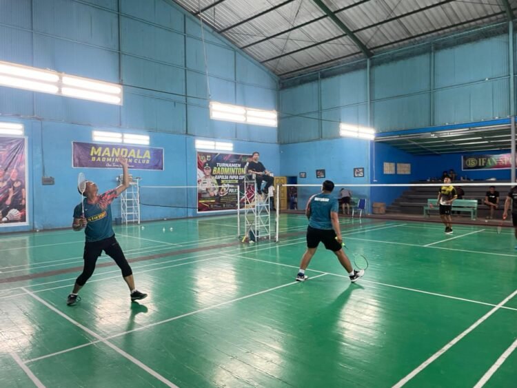 Sportivitas dan Semangat Juang Warnai Hari Kelima Turnamen Badminton Terbuka Piala Kapolda Papua Cup 2026
