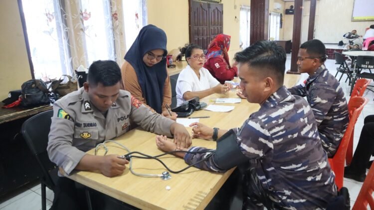 ‎Aksi Donor Darah Hari Bhayangkara ke-80 di Biak, Terkumpul 67 Kantong Darah