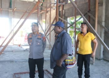 Sambut Hari Bhayangkara ke-80, Polda Papua Salurkan Bantuan Bahan Bangunan untuk Gereja GKI Ebenhezer Kayo Pulau