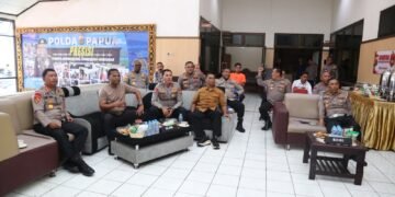 Kapolda Papua Pimpin Nonton Bareng Piala Dunia, Bangun Soliditas dan Kekompakan Personel