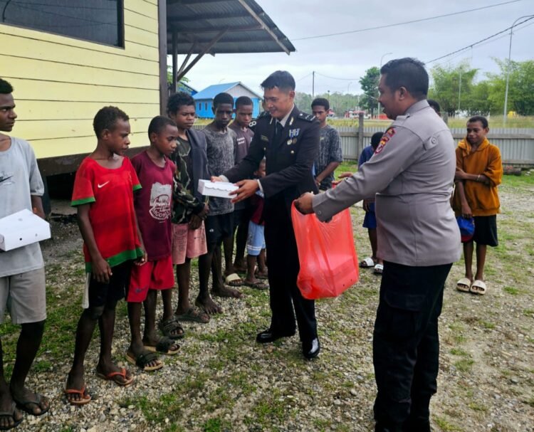 Hari Bhayangkara ke-80, Polisi Pelabuhan Tanah Merah dan Iwoot Tebar Kepedulian untuk Masyarakat
