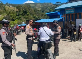Patroli Humanis Polsek Karubaga Hadir di Tengah Aktivitas Warga, Wujudkan Situasi Kamtibmas yang Aman dan Kondusif