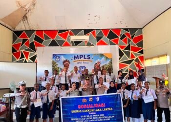 Sat Binmas Polres Sarmi Bekali Siswa Baru SMAN 1 Sarmi dengan Edukasi Hukum dan Bahaya Narkoba