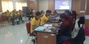 Wujud Kepedulian Polri, Personel Polres Merauke Berpartisipasi dalam Donor Darah Hari Pajak 2026