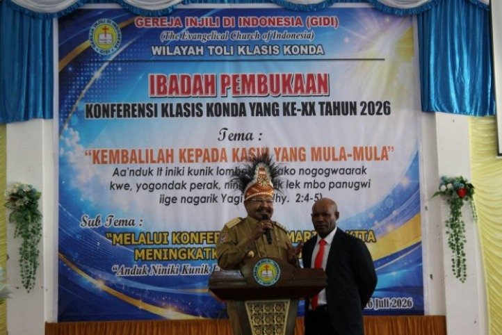 Gubernur John Tabo Ajak Masyarakat Prioritaskan Pendidikan Anak Papua Pegunungan