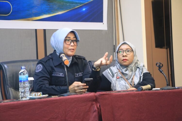 Asah Profesionalisme Wartawan Radio, Bid Humas Polda Papua Berbagi Teknik Konferensi Pers dan Door Stop