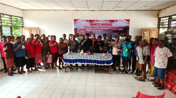 Sambut HUT RI Ke-81, Ondofolo Kampung Yoka Gelar Bakti Sosial dan Ajak Warga Perkuat Persatuan