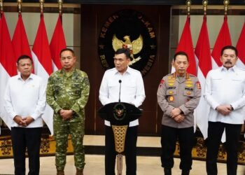 Panglima TNI Dampingi Menko Polkam Sampaikan Imbauan Jaga Kondusivitas Bangsa