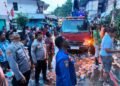 Polresta Jayapura Kota Respons Cepat Kebakaran di Apo Kali, Satu Unit Rumah Mengalami Kerusakan