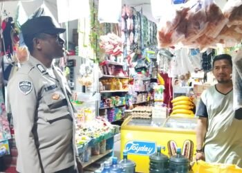 Jaga Keamanan Pasar, Polsek Biak Timur Imbau Pedagang Waspadai Kebakaran dan Pencurian